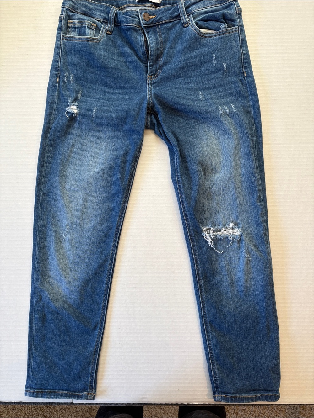 Carly Jean Los Angeles Distressed Blue
Juniors Size: 7